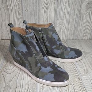 Linea Paolo Anna Low Wedge Camo Print Suede Womens Size 11